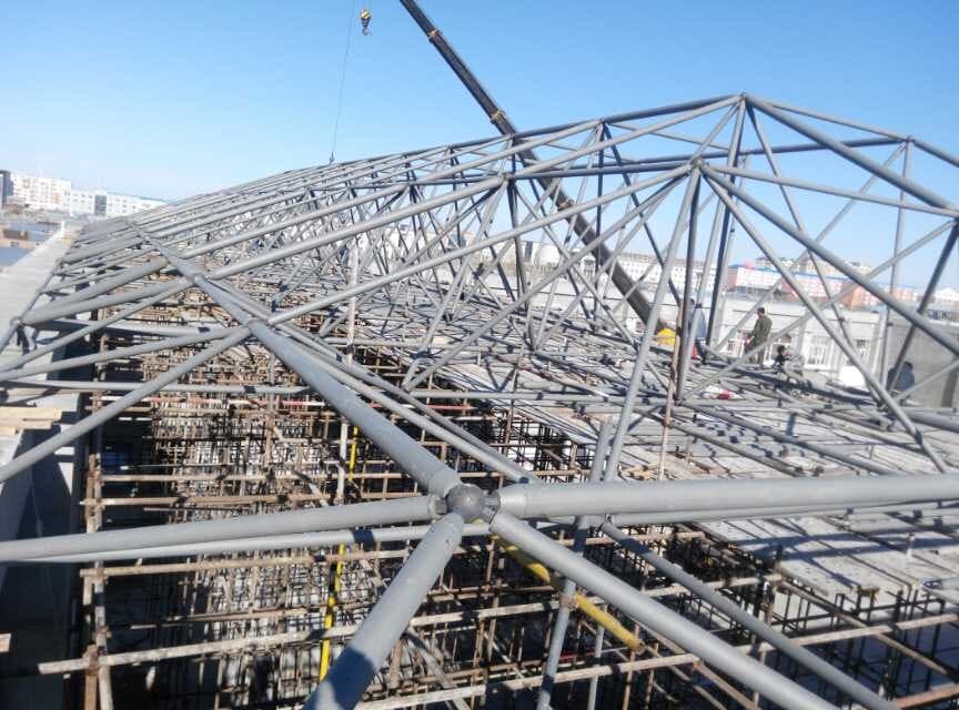 东莞商贸城屋顶网架工程